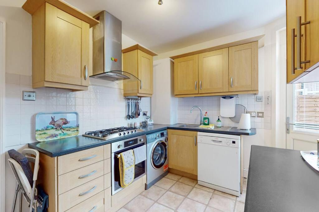 Spacious 2Bd Apartment Cricklewood Londra Dış mekan fotoğraf