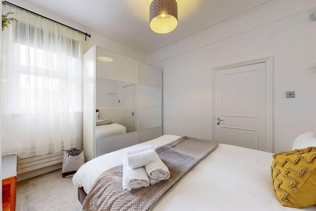 Spacious 2Bd Apartment Cricklewood Londra Dış mekan fotoğraf